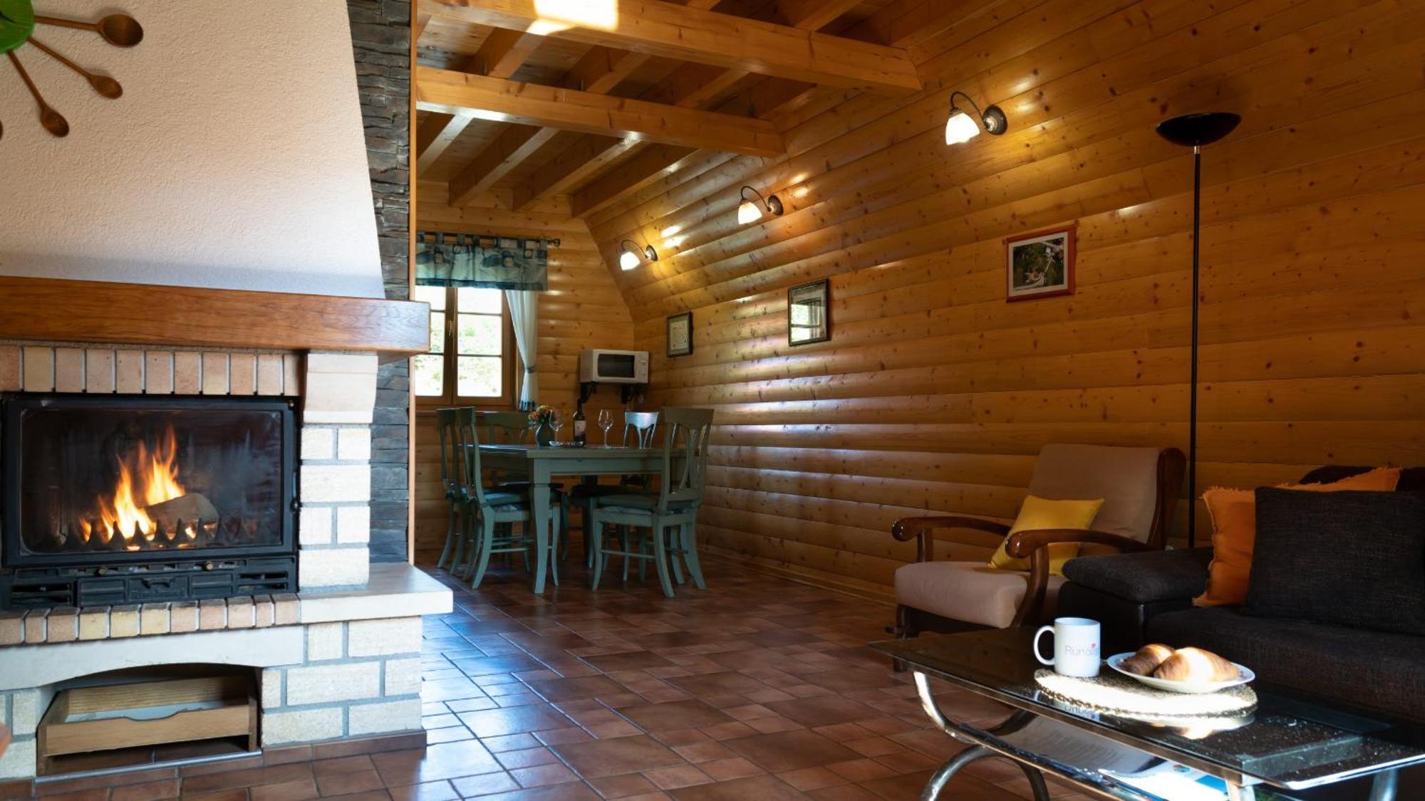 Chalets Runolist Crni Lug Luaran gambar