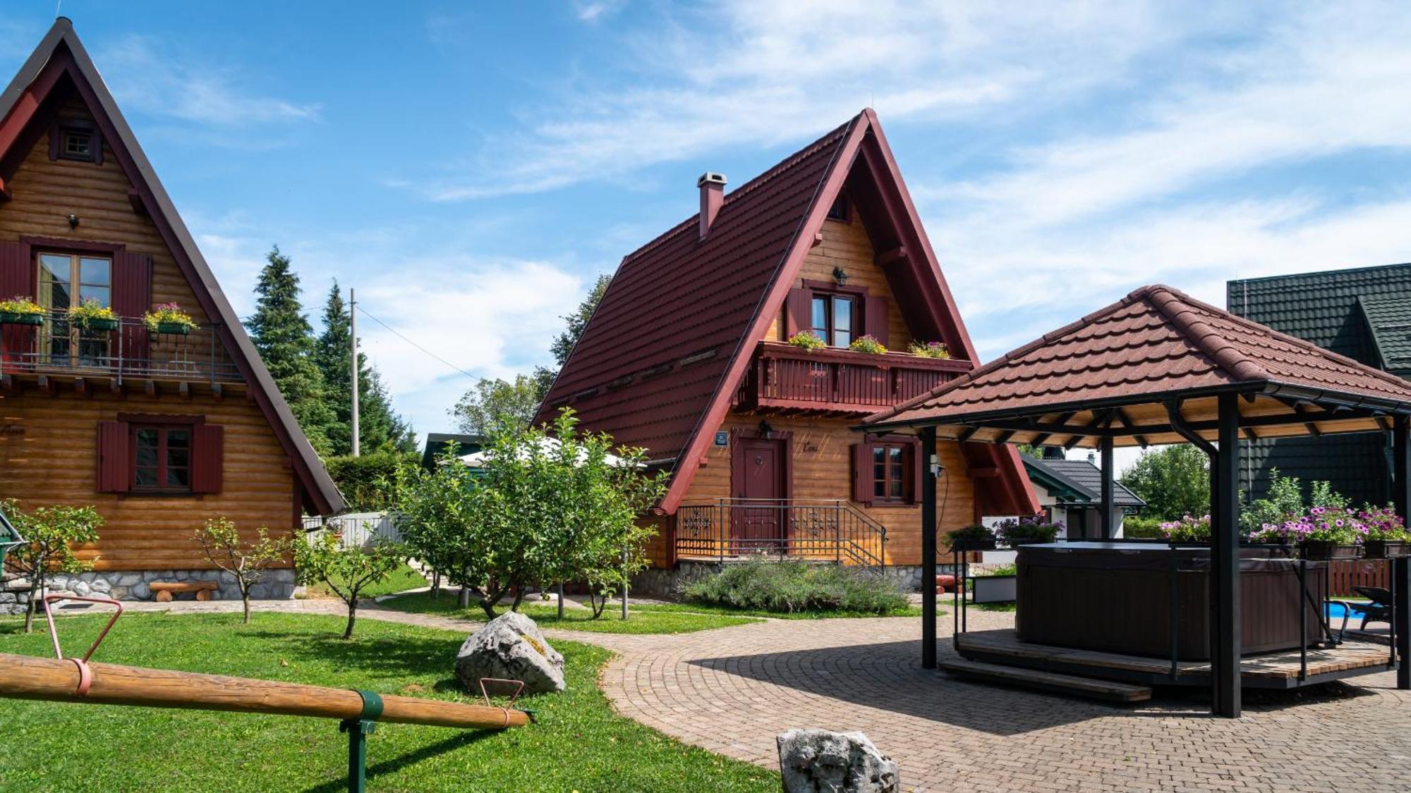 Chalets Runolist Crni Lug Luaran gambar